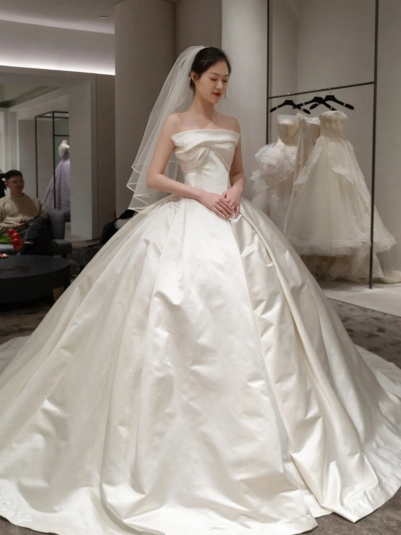 Elegant Strapless Silk Ball Gown for Wedding