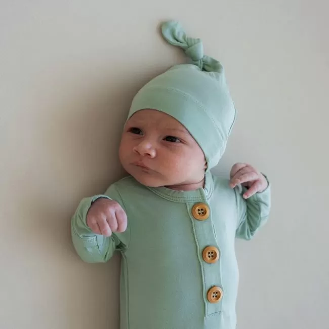 Kyte Baby Knotted Gown with Hat Set in Sage