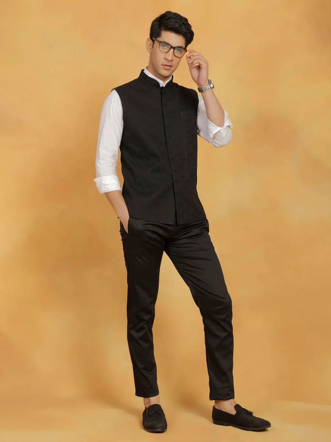 VASTRAMAY Men's Black Cotton Nehru Jacket